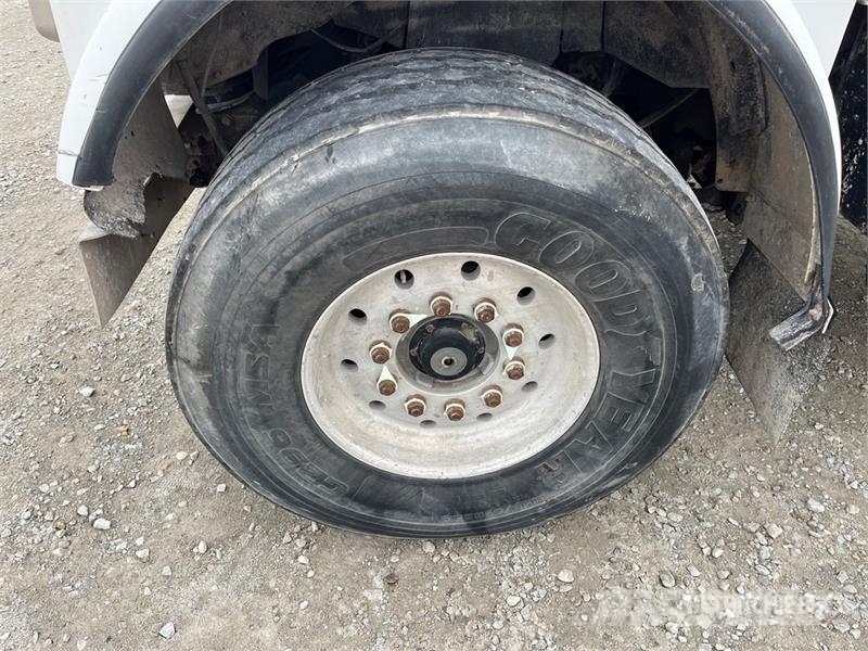 Kenworth W900 8x2 Mixer Truck Betonvedēji