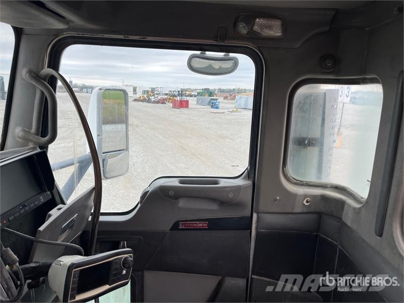 Kenworth W900 8x2 Mixer Truck Betonvedēji