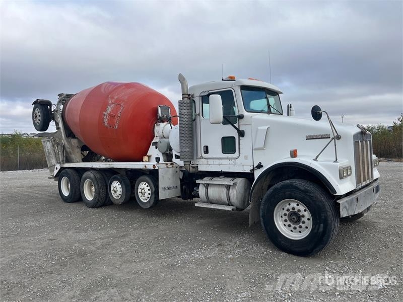 Kenworth W900 8x2 Mixer Truck Betonvedēji