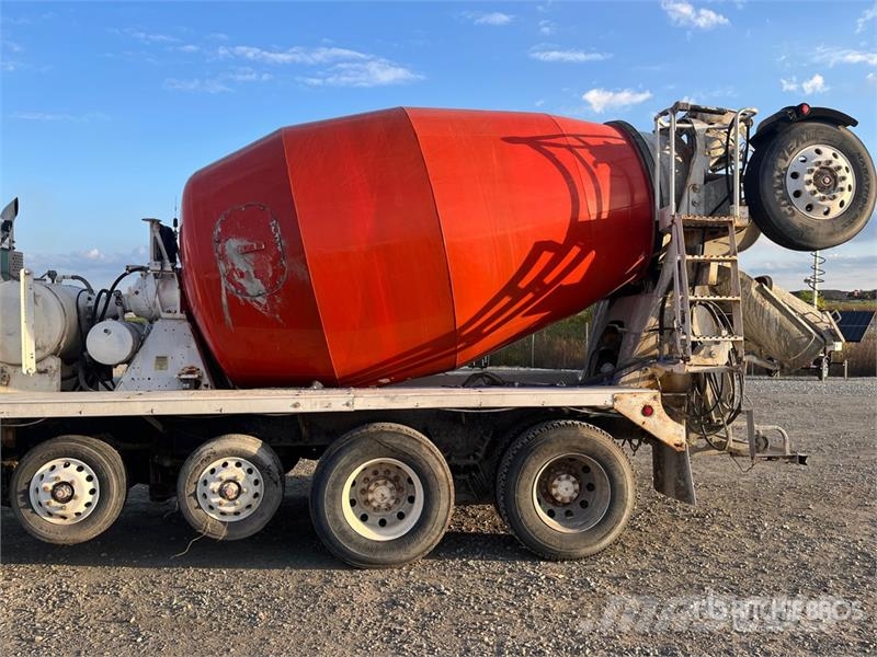 Kenworth W900 8x2 Mixer Truck Betonkeverők/Betonpumpák