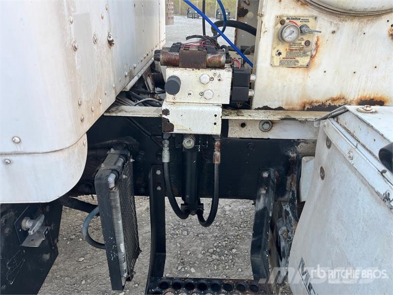 Kenworth W900 8x2 Mixer Truck Betonkeverők/Betonpumpák