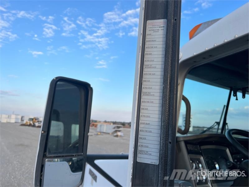 Kenworth W900 8x2 Mixer Truck Betonkeverők/Betonpumpák