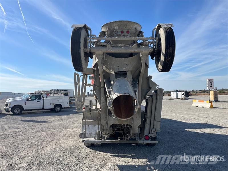 Kenworth W900 8x2 Mixer Truck Betonmischer