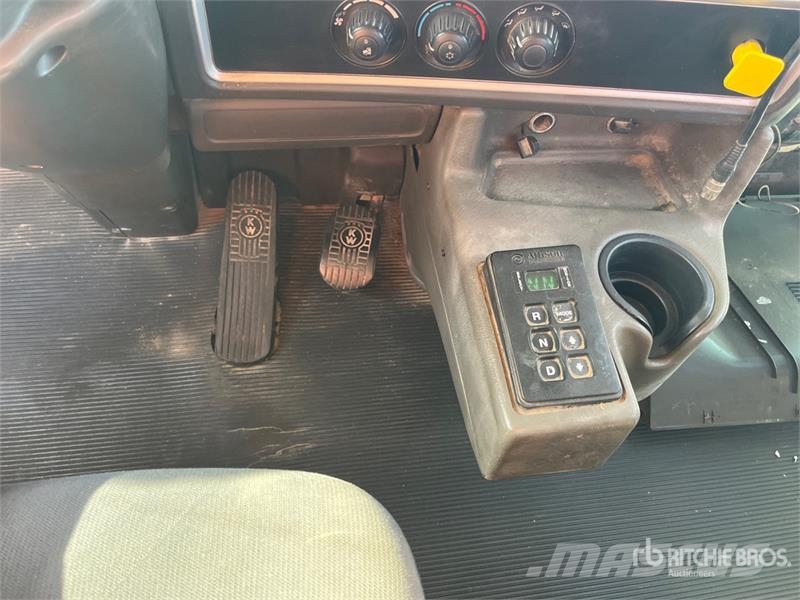 Kenworth W900 8x2 Mixer Truck Betonmischer