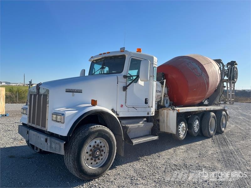 Kenworth W900 8x2 Mixer Truck ミキサー車