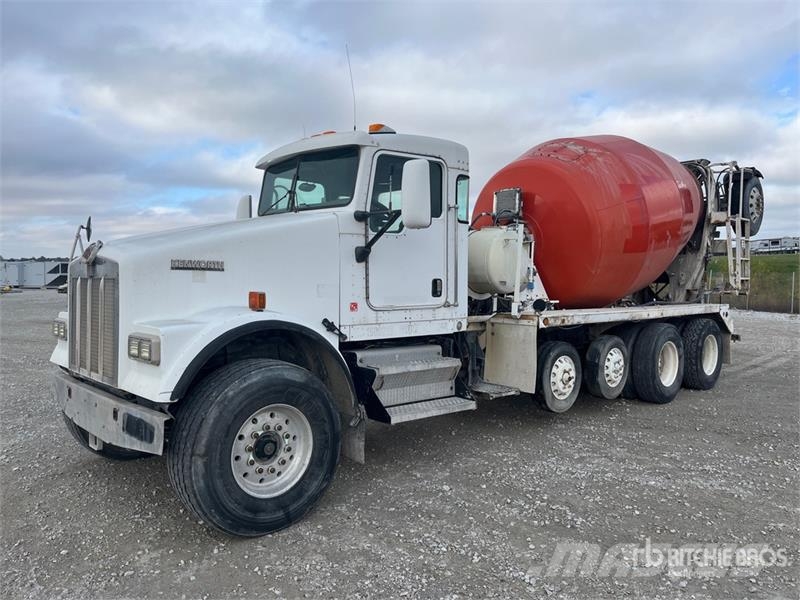 Kenworth W900 8x2 Mixer Truck Betonvedēji