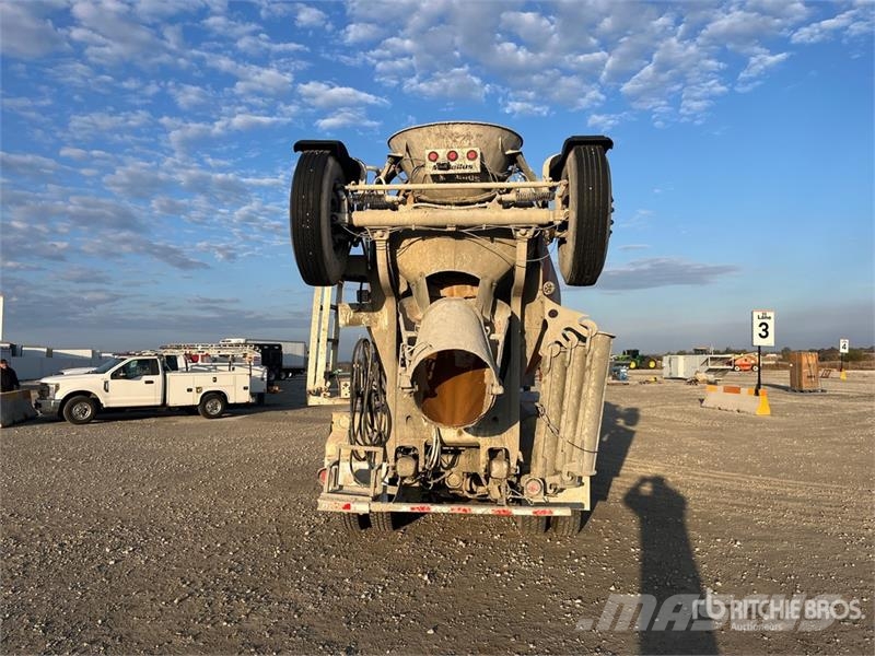 Kenworth W900 8x2 Mixer Truck Betonkeverők/Betonpumpák