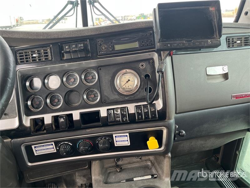 Kenworth W900 8x2 Mixer Truck ミキサー車
