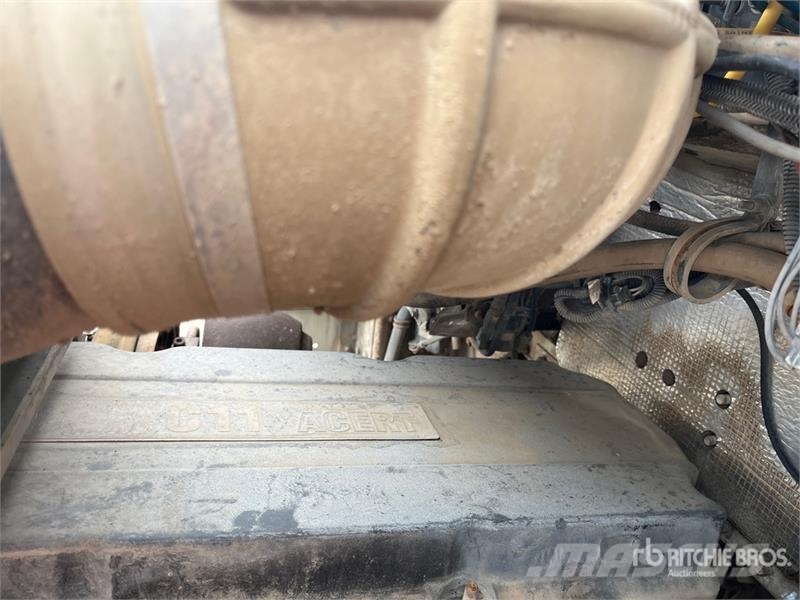 Kenworth W900 8x2 Mixer Truck Betonvedēji