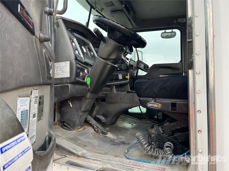 Kenworth W900 8x2 Mixer Truck Betonvedēji