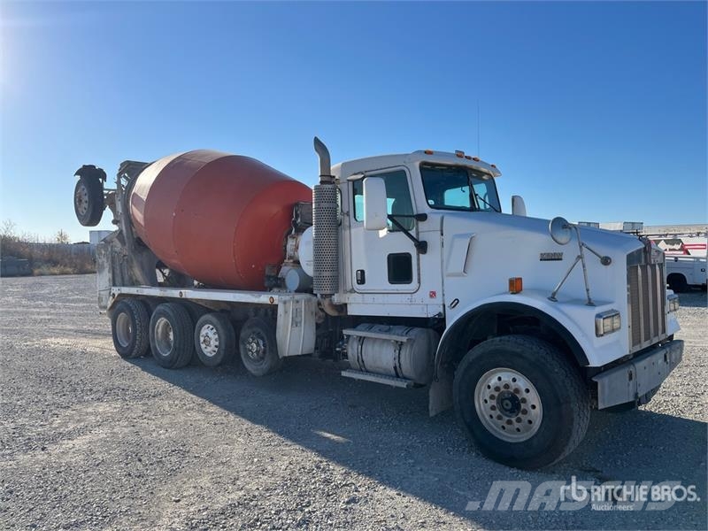 Kenworth W900 8x2 Mixer Truck ミキサー車