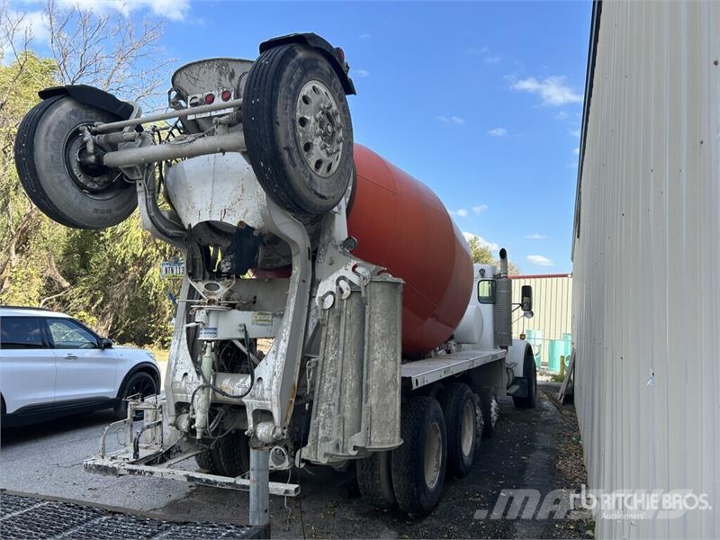 Kenworth W900 Mixer Truck (Inoperable) Betonvedēji