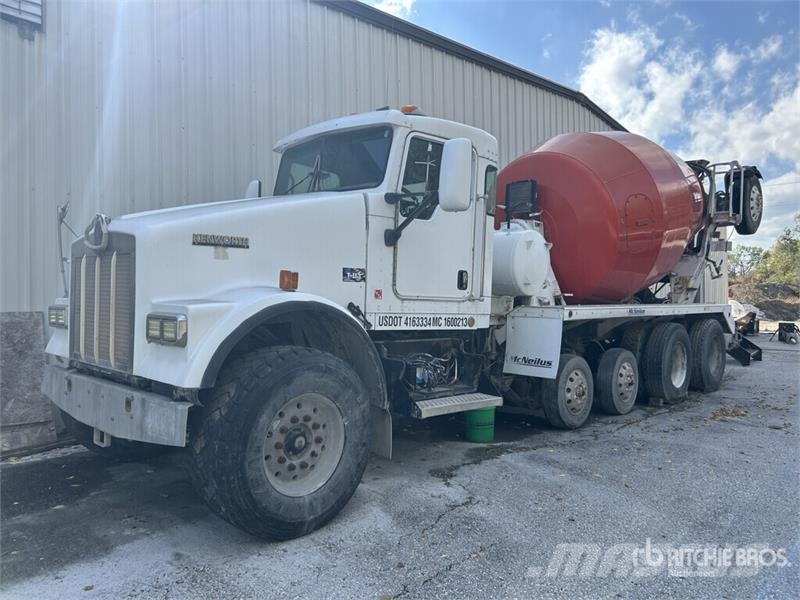Kenworth W900 Mixer Truck (Inoperable) Betonvedēji