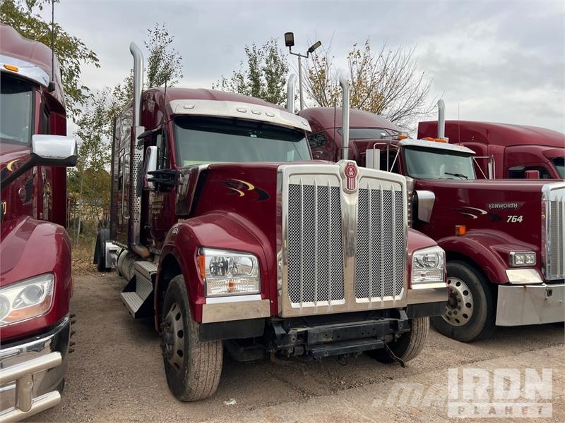 Kenworth W990 6x4 T/A Sleeper Truck Tractor (Inoperable) Cabezas tractoras