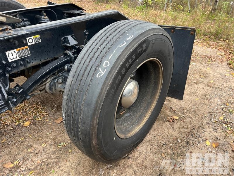Kenworth W990 6x4 T/A Sleeper Truck Tractor (Inoperable) Cabezas tractoras