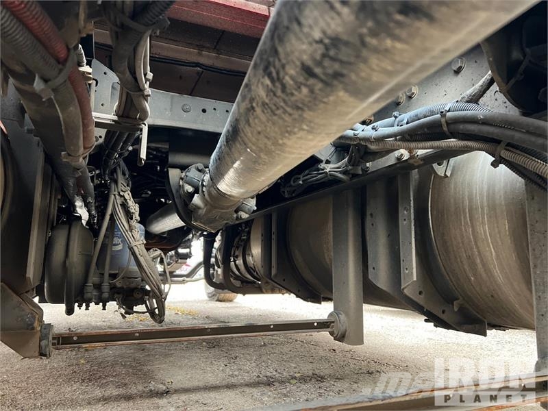 Kenworth W990 6x4 T/A Sleeper Truck Tractor (Inoperable) Cabezas tractoras