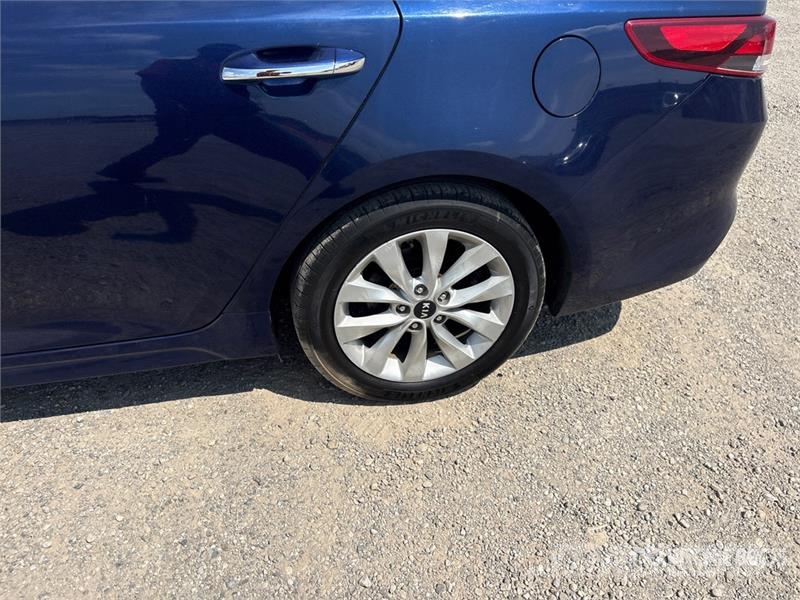Kia Optima PKWs