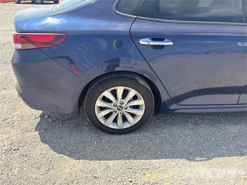 Kia Optima PKWs