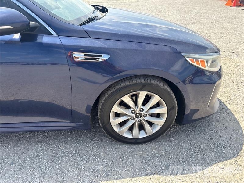 Kia Optima PKWs