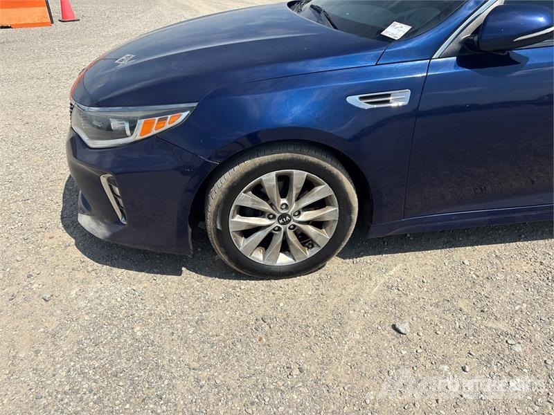 Kia Optima PKWs