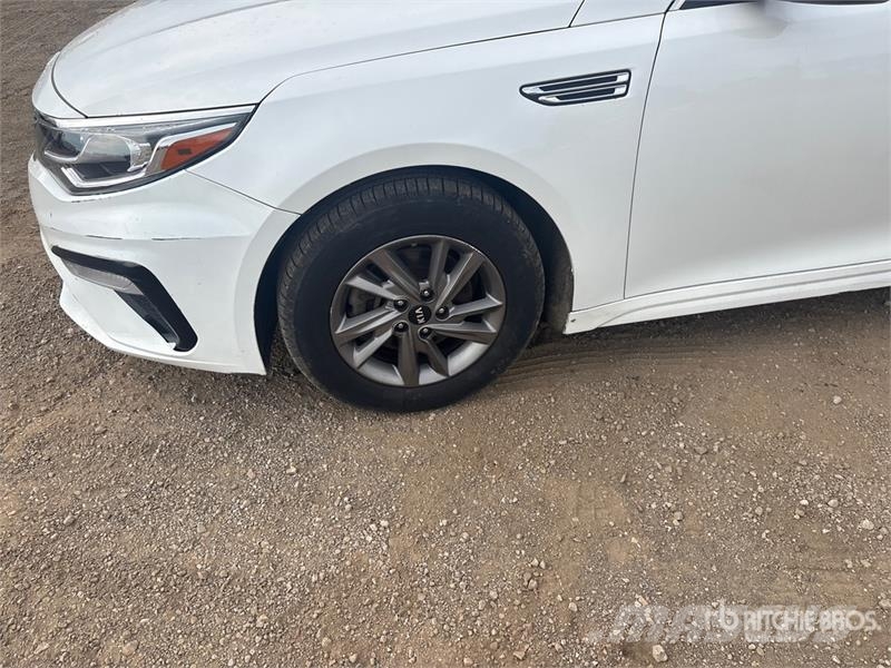 Kia Optima Автомобілі