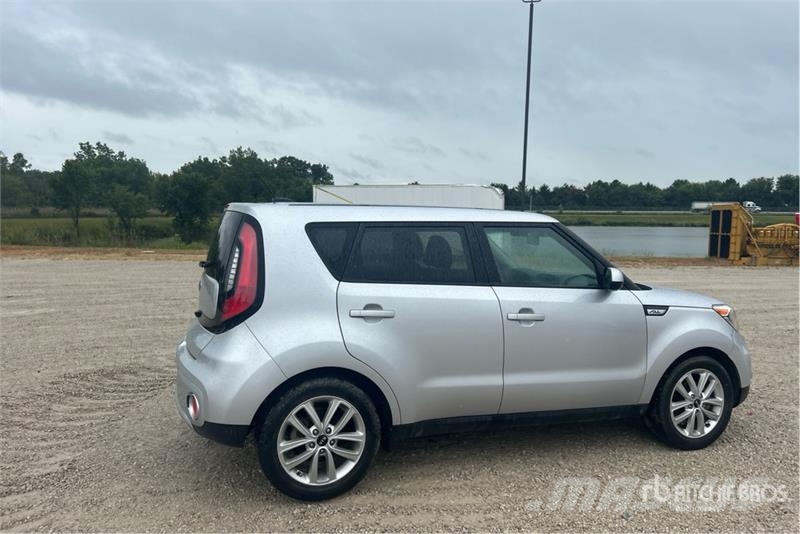 Kia Soul 2WD SUV PKWs