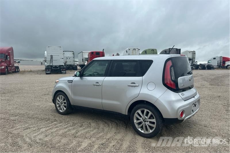 Kia Soul 2WD SUV PKWs