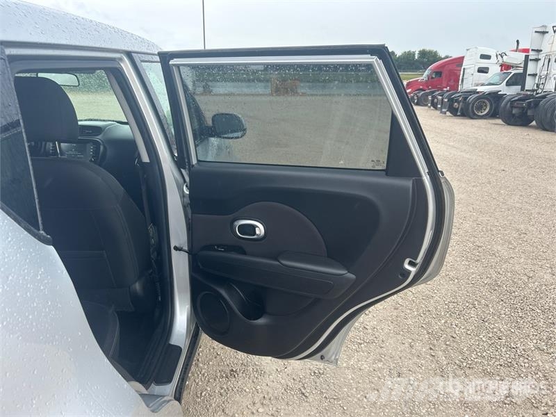 Kia Soul 2WD SUV PKWs