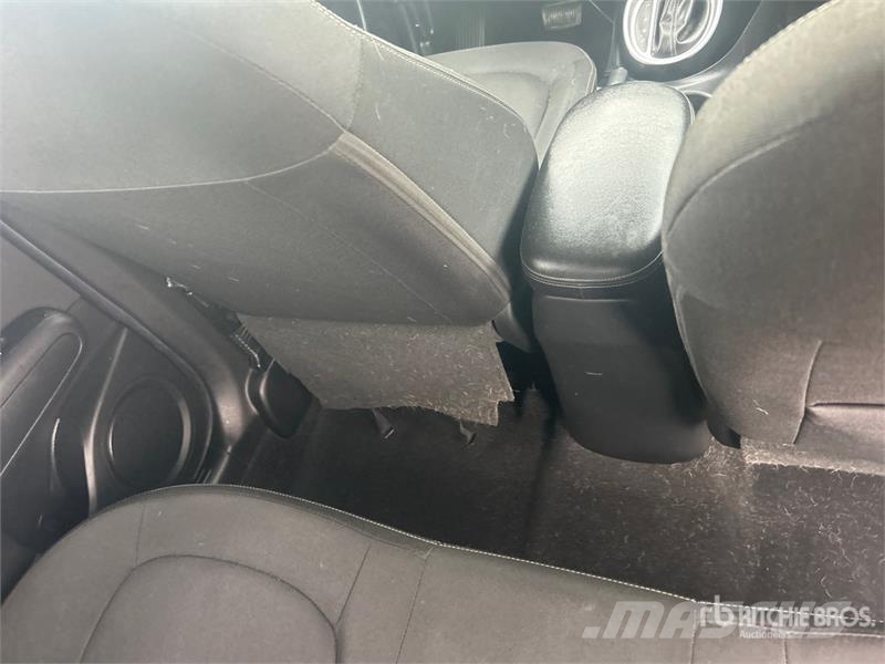 Kia Soul 2WD SUV PKWs