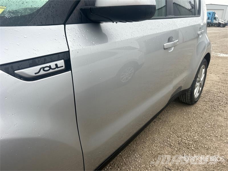Kia Soul 2WD SUV PKWs