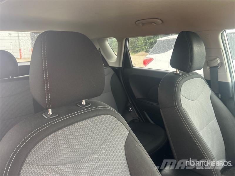 Kia Soul 2WD SUV PKWs
