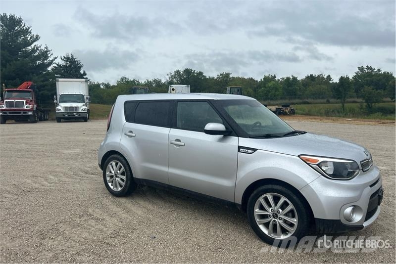 Kia Soul 2WD SUV PKWs