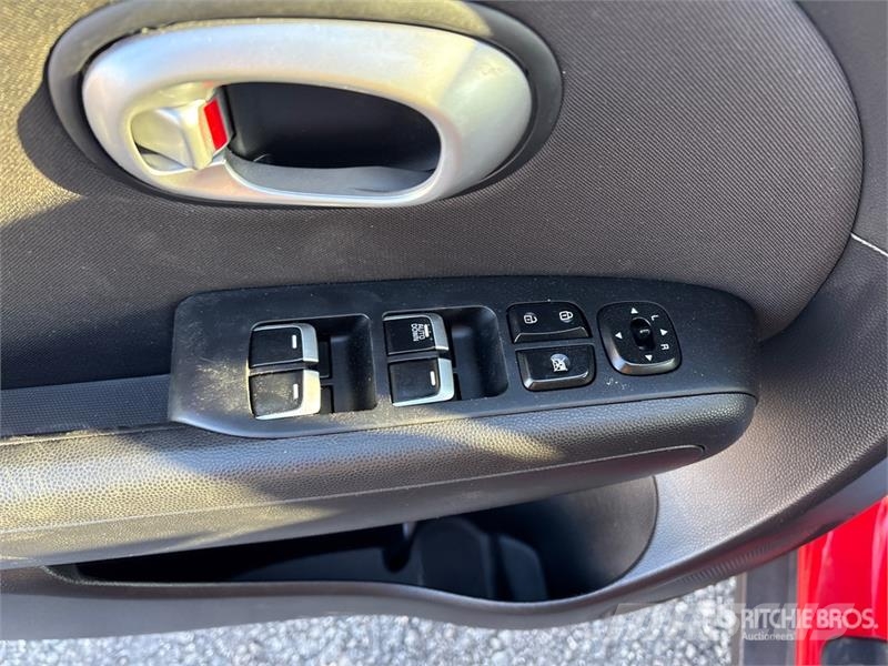 Kia Soul 2WD SUV Osobní vozy
