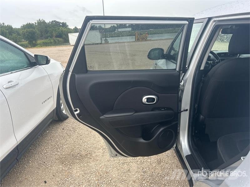 Kia Soul 2WD SUV PKWs