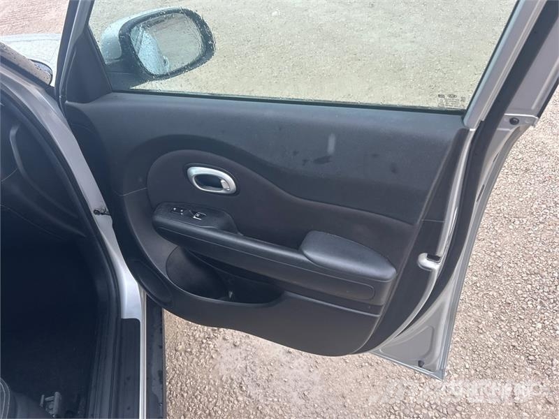 Kia Soul 2WD SUV PKWs