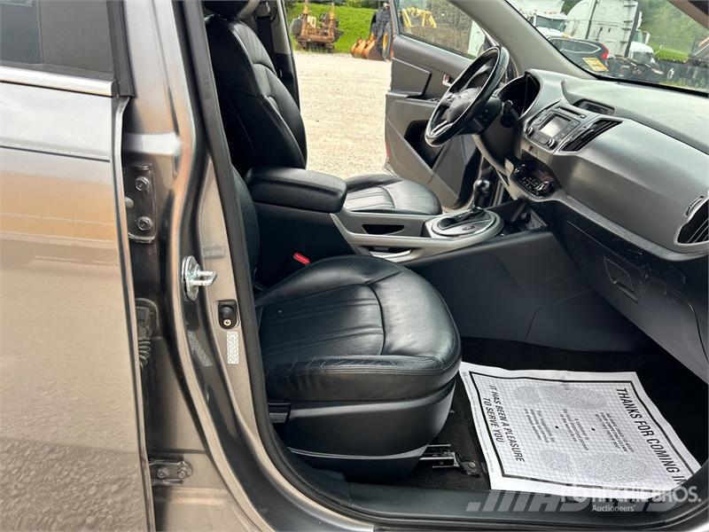 Kia Sportage EX AWD SUV PKWs