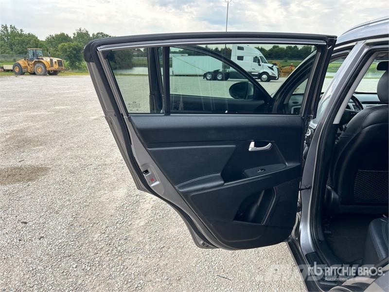 Kia Sportage EX AWD SUV PKWs