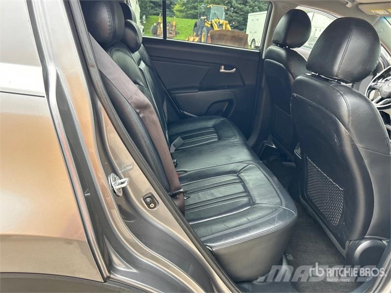 Kia Sportage EX AWD SUV PKWs