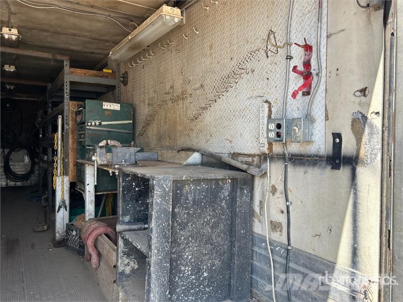 Kidron 28 ft x 102 in S/A Van Trailer مقطورات ذات هيكل صندوقي