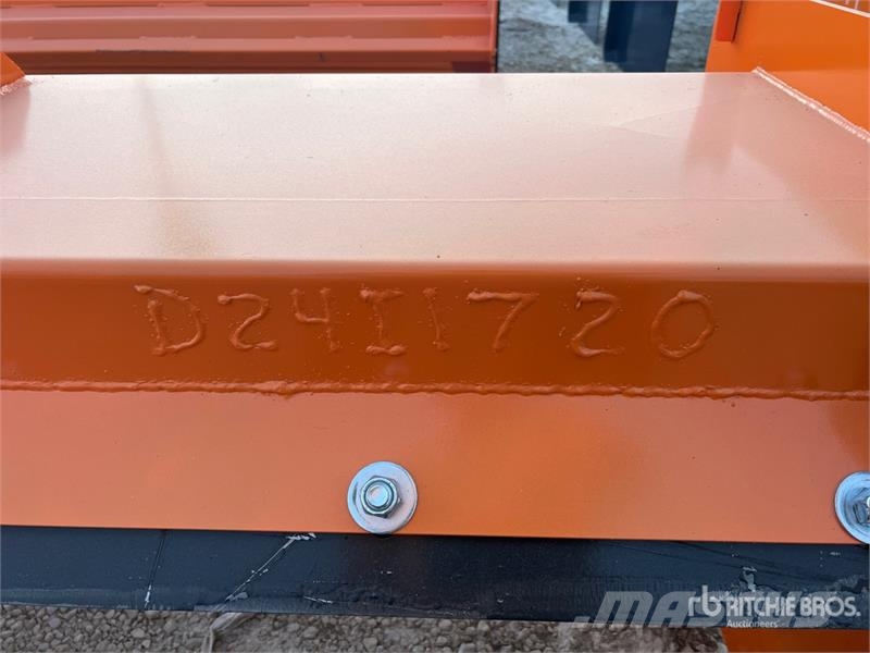  Kit Containers QT-SP-10-23-PB-SB 120 in Skid Steer 刮雪板和犁