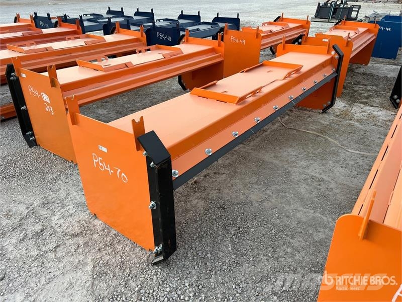  Kit Containers QT-SP-10-23-PB-SB 120 in Skid Steer 刮雪板和犁