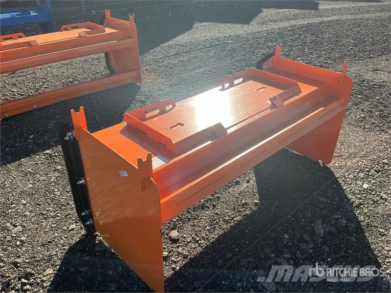 Kit Containers QT-SP-6-23-SB 68.5 in Skid Steer Sn Snow blades and plows