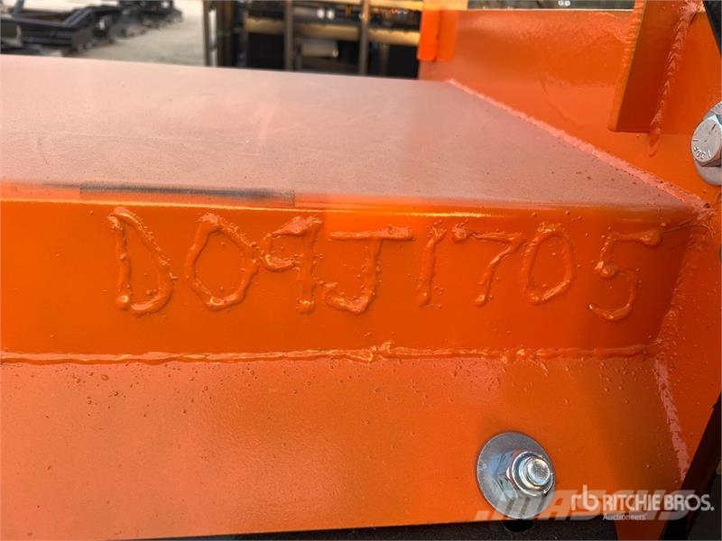  Kit Containers QT-SP-8-23-PB-SB 96 in Skid Steer S حراثات ونصول الجليد