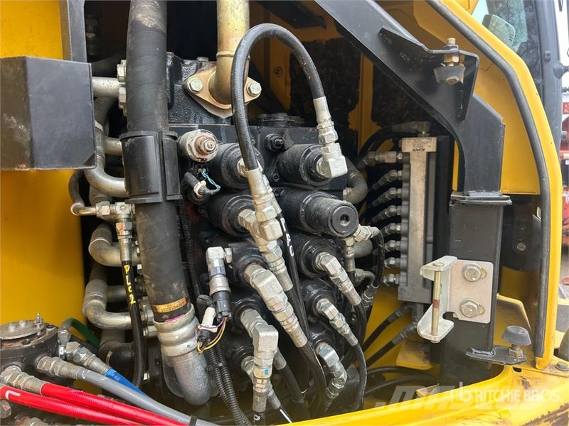 Kobelco SK230SRLC-3 Tracked Excavator 履带挖掘机
