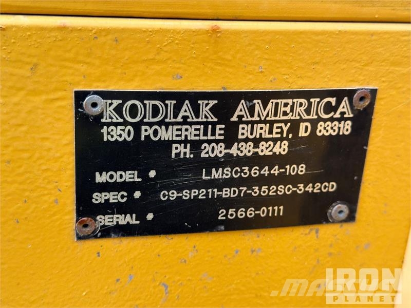 Kodiak LMSC3644-108 9 ft 0 in Snow Blower - Fits Wheel Lo Souffleuse à neige