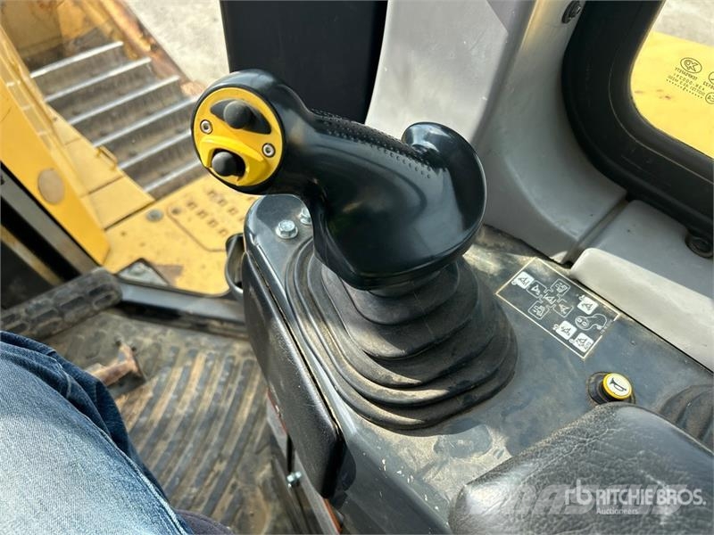 Komatsu D155AX-8 Crawler Dozer Rupsdozers