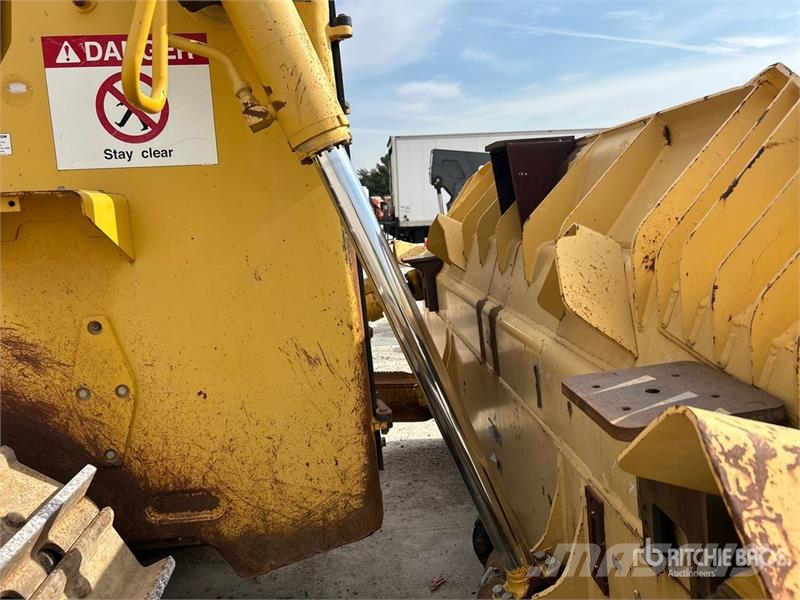 Komatsu D155AX-8 Crawler Dozer Rupsdozers