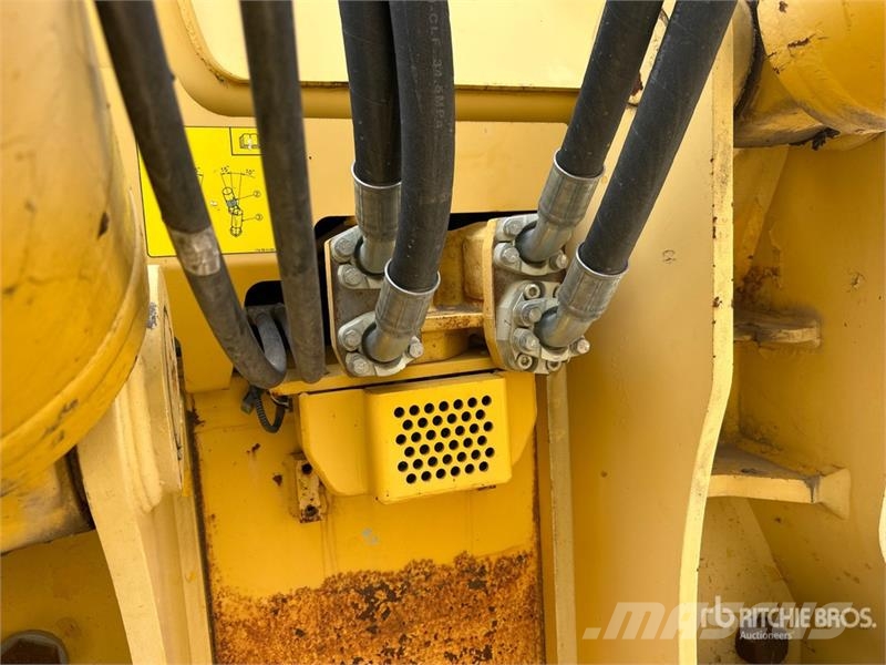 Komatsu D155AX-8 Crawler Dozer Rupsdozers
