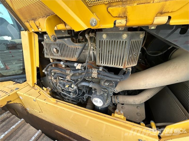 Komatsu D155AX-8 Crawler Dozer Rupsdozers