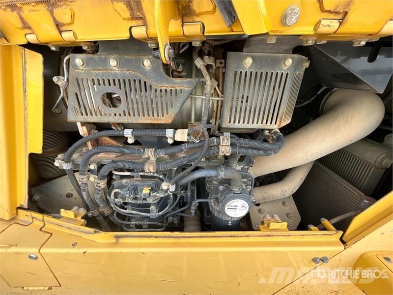 Komatsu D155AX-8 Crawler Dozer Rupsdozers